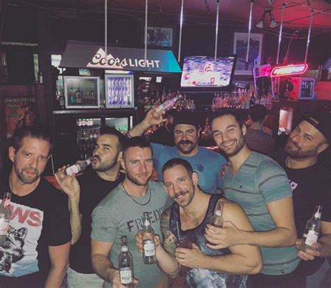 chicos gay en valencia|gay bars near me.